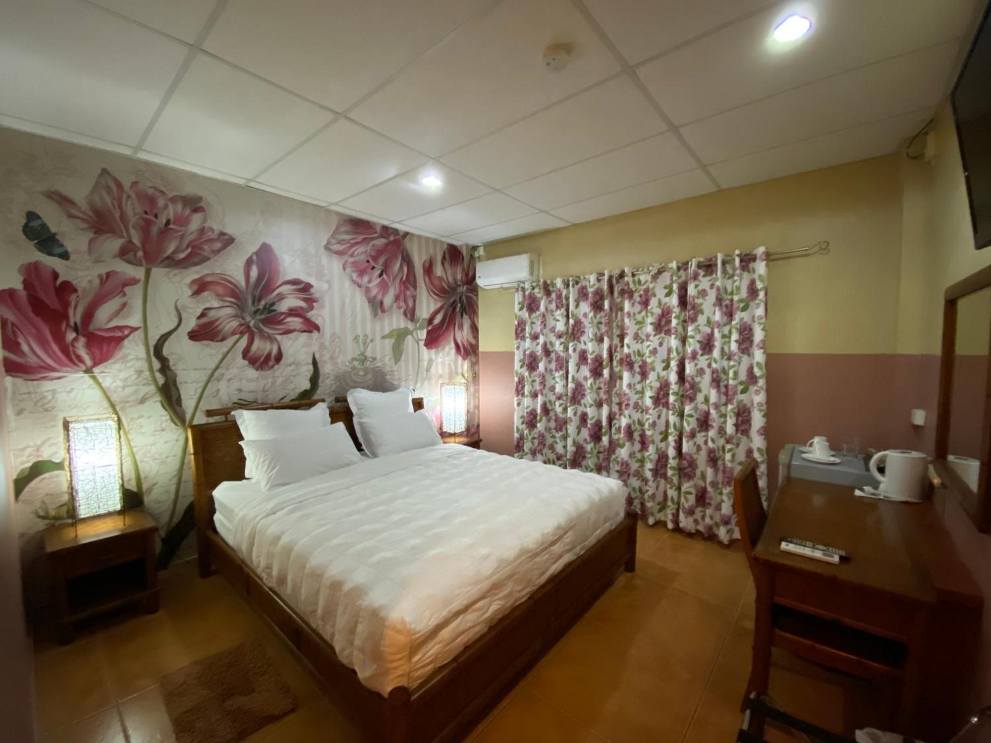Little Italy Hotel Nuku'alofa Exterior photo
